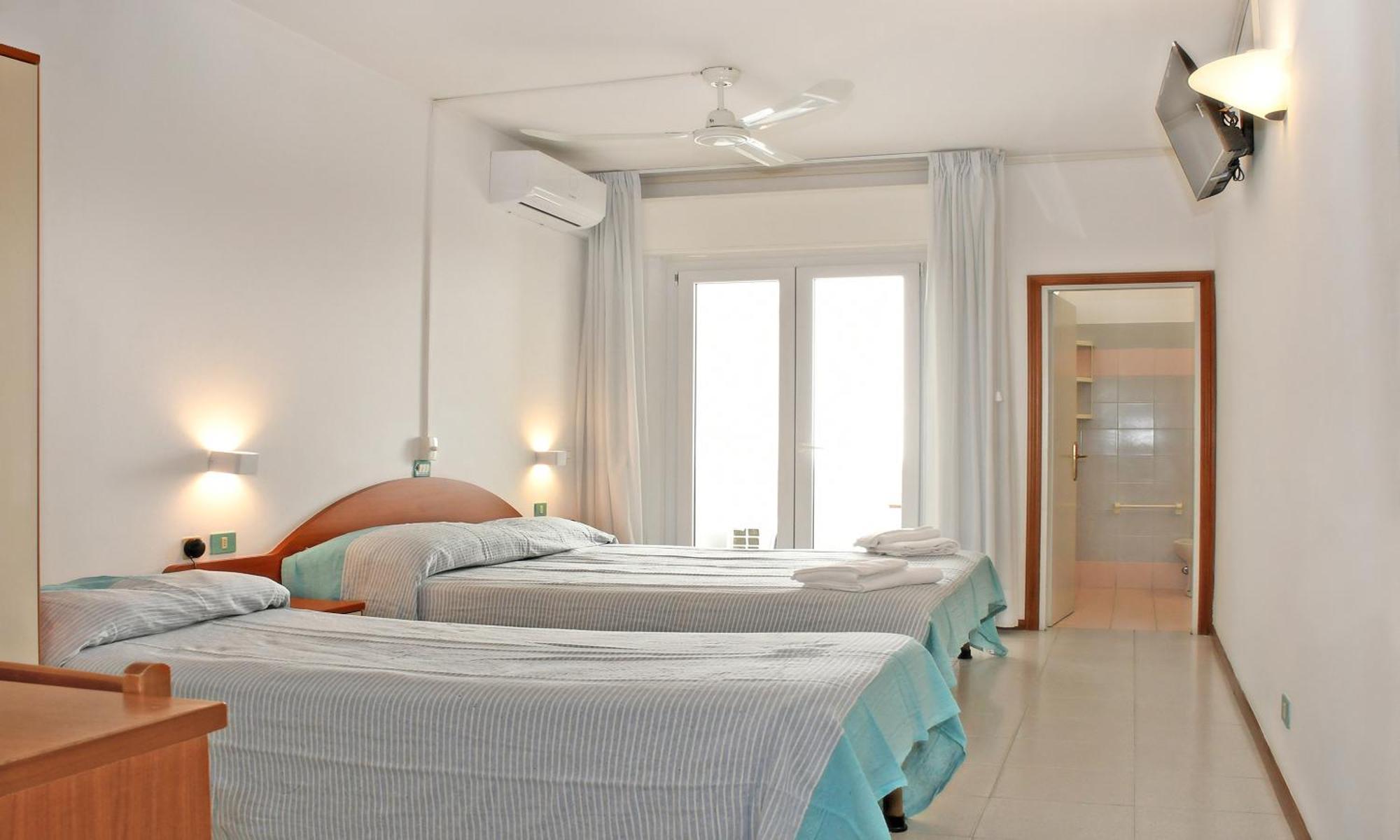 Hotel Exclusive In Pieno Centro - Nuova Gestione 2025 Ριτσόνε Εξωτερικό φωτογραφία